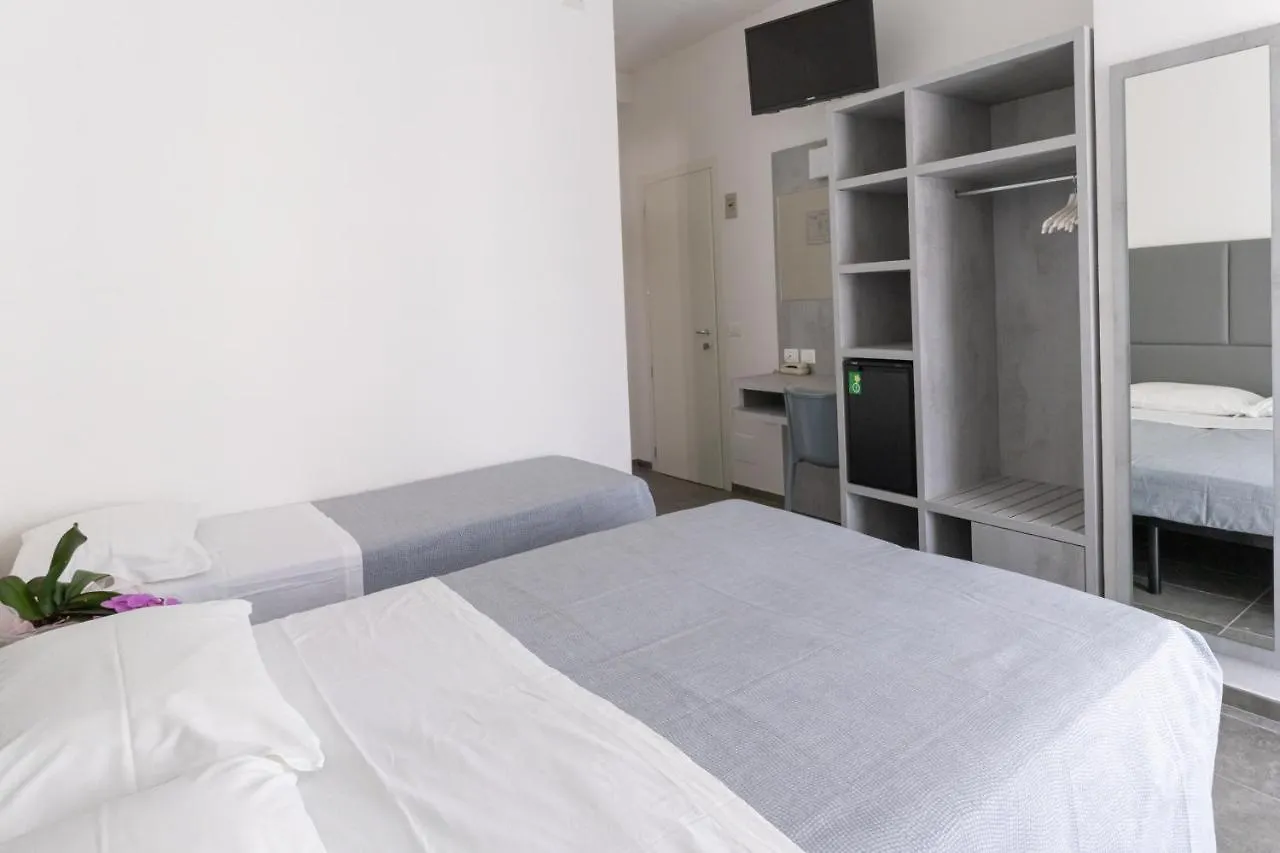 Hotel Eugenio チェゼナーティコ 2*,  イタリア